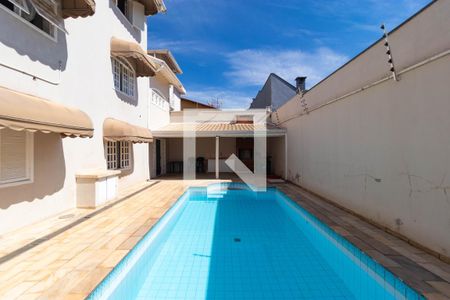 Casa à venda com 416m², 3 quartos e 8 vagasPiscina