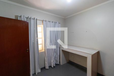 Casa à venda com 416m², 3 quartos e 8 vagasQuarto de Serviço