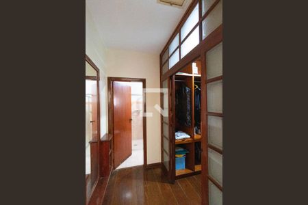 Casa à venda com 416m², 3 quartos e 8 vagasCloset da Suíte