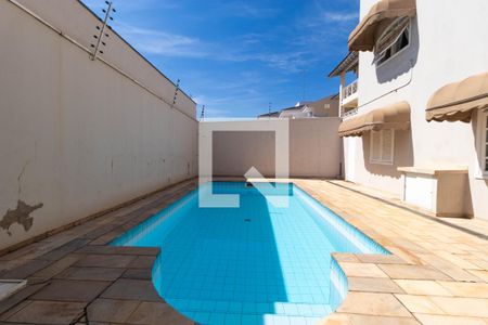 Casa à venda com 416m², 3 quartos e 8 vagasPiscina