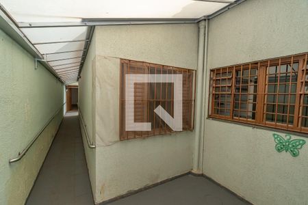 Casa à venda com 239m², 3 quartos e 2 vagas Casa à venda com 239m², 3 quartos e 2 vagasCorredor Externo