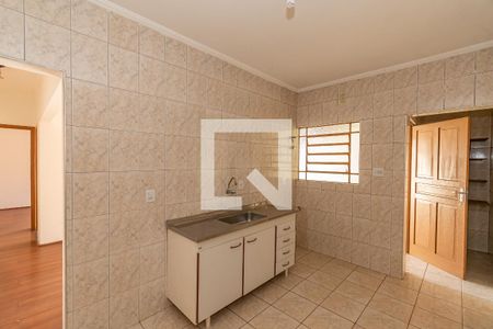 Casa à venda com 239m², 3 quartos e 2 vagas Casa à venda com 239m², 3 quartos e 2 vagasCozinha Edicula Fundos