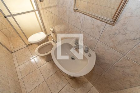 Casa à venda com 239m², 3 quartos e 2 vagas Casa à venda com 239m², 3 quartos e 2 vagasDetalhe Banheiro Edicula Fundos