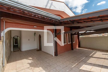 Casa à venda com 239m², 3 quartos e 2 vagas Casa à venda com 239m², 3 quartos e 2 vagasGaragem