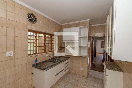Casa à venda com 239m², 3 quartos e 2 vagas Casa à venda com 239m², 3 quartos e 2 vagasCozinha
