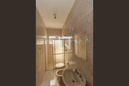 Casa à venda com 239m², 3 quartos e 2 vagas Casa à venda com 239m², 3 quartos e 2 vagasBanheiro Edicula Fundos