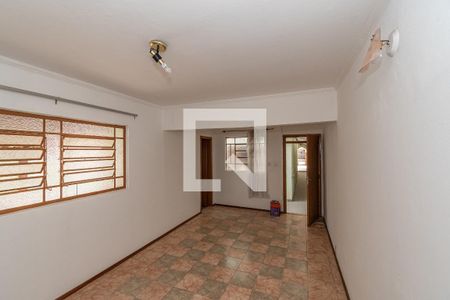 Casa à venda com 239m², 3 quartos e 2 vagas Casa à venda com 239m², 3 quartos e 2 vagasEscritorio