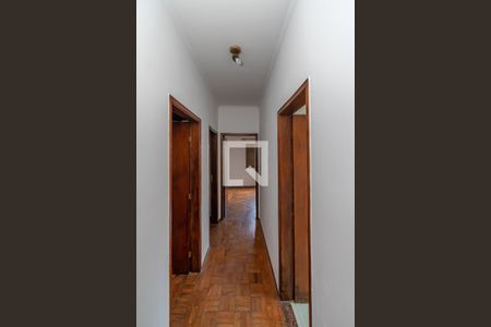 Casa à venda com 239m², 3 quartos e 2 vagas Casa à venda com 239m², 3 quartos e 2 vagasCorredor