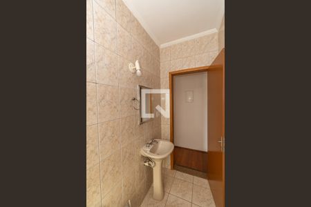 Casa à venda com 239m², 3 quartos e 2 vagas Casa à venda com 239m², 3 quartos e 2 vagasBanheiro Edicula Fundos