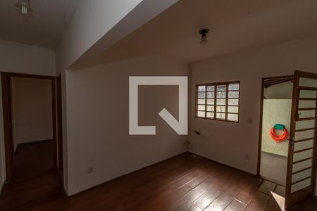 Casa à venda com 239m², 3 quartos e 2 vagas Casa à venda com 239m², 3 quartos e 2 vagasSala Edicula Fundos