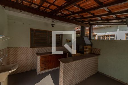 Casa à venda com 239m², 3 quartos e 2 vagas Casa à venda com 239m², 3 quartos e 2 vagasChurrasqueira