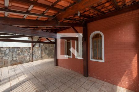 Casa à venda com 239m², 3 quartos e 2 vagas Casa à venda com 239m², 3 quartos e 2 vagasGaragem