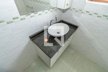 Casa à venda com 239m², 3 quartos e 2 vagas Casa à venda com 239m², 3 quartos e 2 vagasBanheiro Corredor