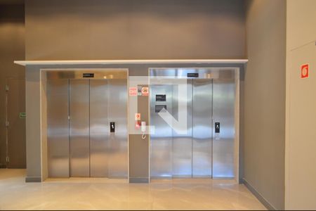 Apartamento à venda com 53m², 1 quarto e 1 vagaElevadores