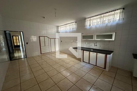 Casa para alugar com 280m², 3 quartos e 3 vagasCozinha