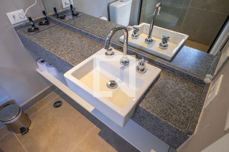 Studio à venda com 33m², 1 quarto e sem vaga Studio à venda com 33m², 1 quarto e sem vagaBanheiro