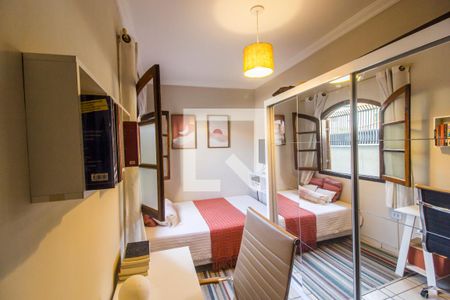 Casa à venda com 242m², 3 quartos e 2 vagasSuíte 2