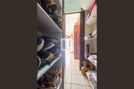 Casa à venda com 242m², 3 quartos e 2 vagasCloset da suíte 3