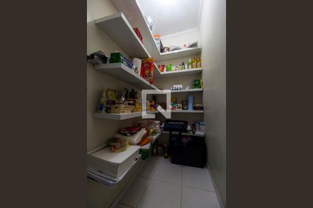 Casa à venda com 242m², 3 quartos e 2 vagasDespensa