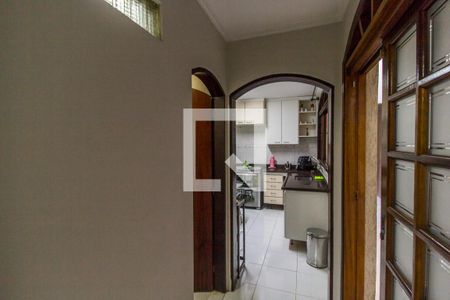 Casa à venda com 242m², 3 quartos e 2 vagasCorredor