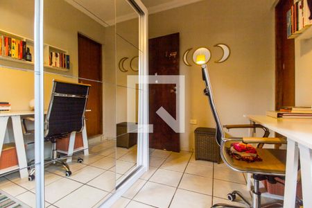 Casa à venda com 242m², 3 quartos e 2 vagasSuíte 2