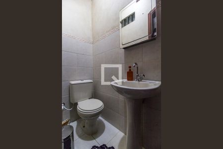 Casa à venda com 242m², 3 quartos e 2 vagasLavabo