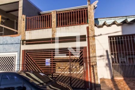 Casa à venda com 242m², 3 quartos e 2 vagasVista da Rua