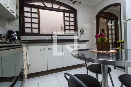 Casa à venda com 242m², 3 quartos e 2 vagasCozinha