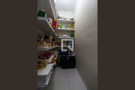 Casa à venda com 242m², 3 quartos e 2 vagasDespensa