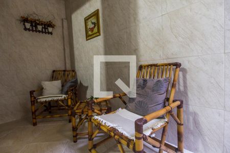 Casa à venda com 242m², 3 quartos e 2 vagasCorredor