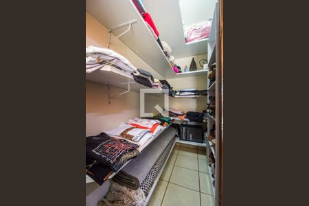 Casa à venda com 242m², 3 quartos e 2 vagasCloset da suíte 3