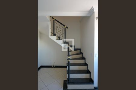 Escada de apartamento à venda com 3 quartos, 143m² em Vila Vera, São Paulo