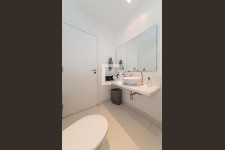 Apartamento à venda com 220m², 5 quartos e 3 vagasBanheiro da Suíte 2