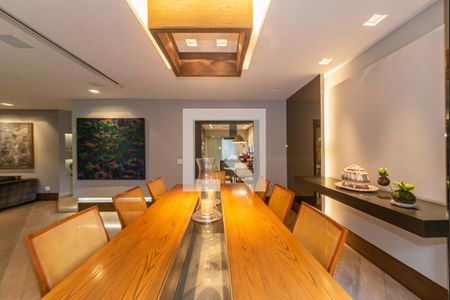 Apartamento à venda com 220m², 5 quartos e 3 vagasSala de Jantar