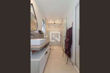 Apartamento à venda com 220m², 5 quartos e 3 vagasBanheiro da Suíte 3