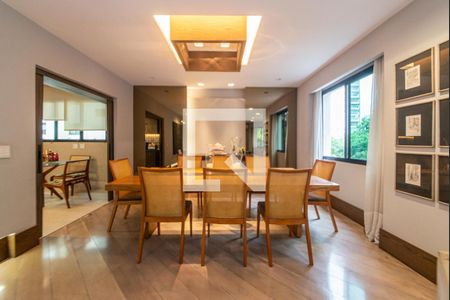 Apartamento à venda com 220m², 5 quartos e 3 vagasSala de Jantar