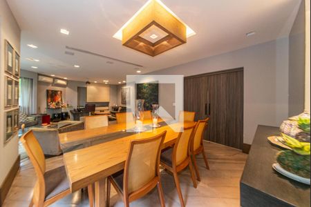 Apartamento à venda com 220m², 5 quartos e 3 vagasSala de Jantar