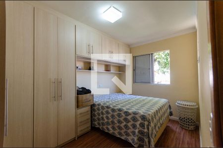 Quarto 2 de apartamento à venda com 2 quartos, 56m² em Vila Iório, São Paulo