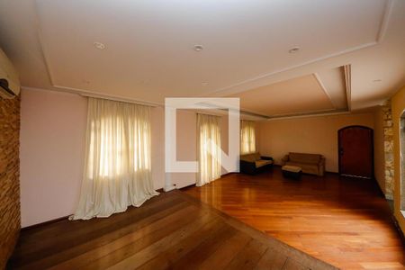 Sala de casa à venda com 4 quartos, 300m² em Vila Prudente, São Paulo