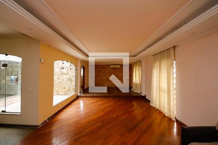 Sala de casa à venda com 4 quartos, 300m² em Vila Prudente, São Paulo