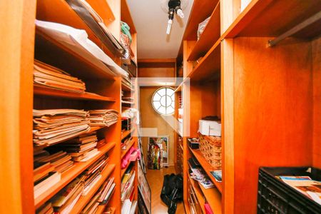 Casa à venda com 300m², 4 quartos e 6 vagasCloset Suíte