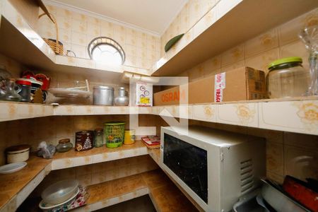 Casa à venda com 300m², 4 quartos e 6 vagasDispensa Cozinha
