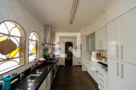 Casa à venda com 300m², 4 quartos e 6 vagasCozinha