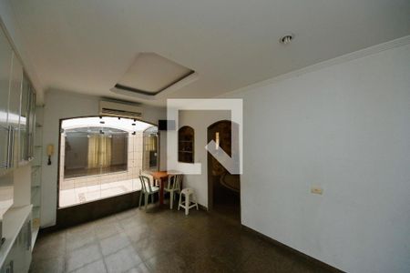 Casa à venda com 300m², 4 quartos e 6 vagasCopa