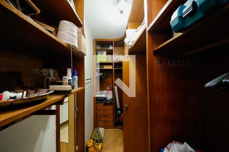 Casa à venda com 300m², 4 quartos e 6 vagasCloset 2 Suíte