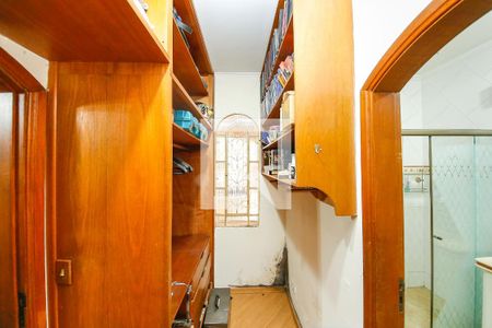 Casa à venda com 300m², 4 quartos e 6 vagasCloset 2 Suíte