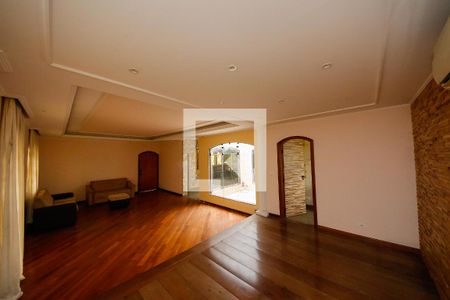 Sala de casa à venda com 4 quartos, 300m² em Vila Prudente, São Paulo