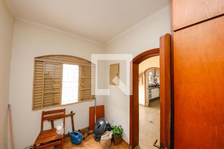 Casa à venda com 300m², 4 quartos e 6 vagasQuarto de serviço