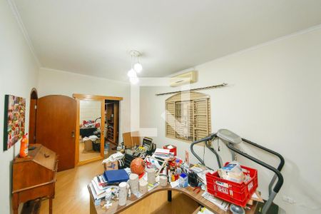 Casa à venda com 300m², 4 quartos e 6 vagasSuíte