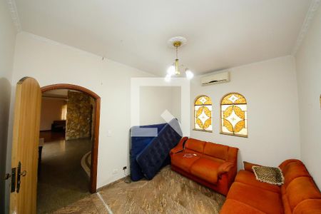 Sala de estar de casa para alugar com 4 quartos, 300m² em Vila Prudente, São Paulo